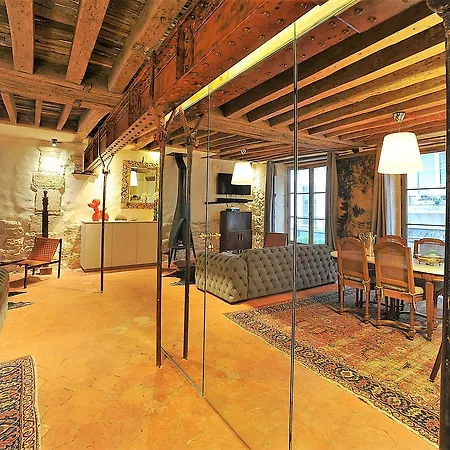 Beautiful In Historical Marais * Parigi